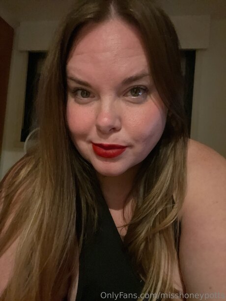 grandes aréoles onlyfans jolie adulte image