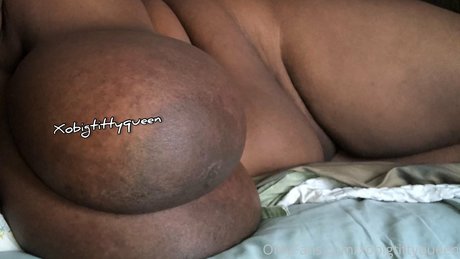 XoBigTittyQueen haut modèle galeries