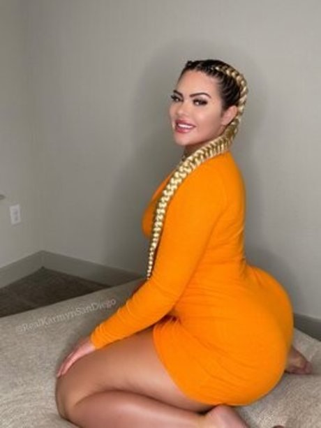 Karmyn Sandiego modèle artistique galerie