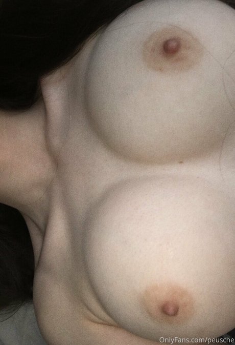 Peusche actrice sexy image