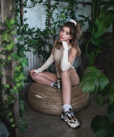 Nova Night star érotique galerie