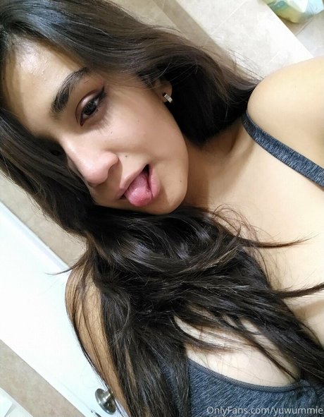 Yuwummie star du porno chaud archive