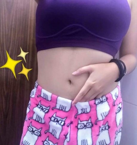 Yuwummie star pornographique photo