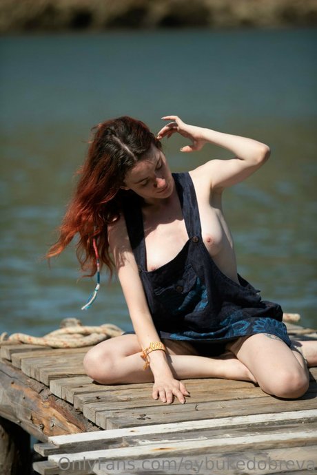 Aybuke Dobreva haut modèle img