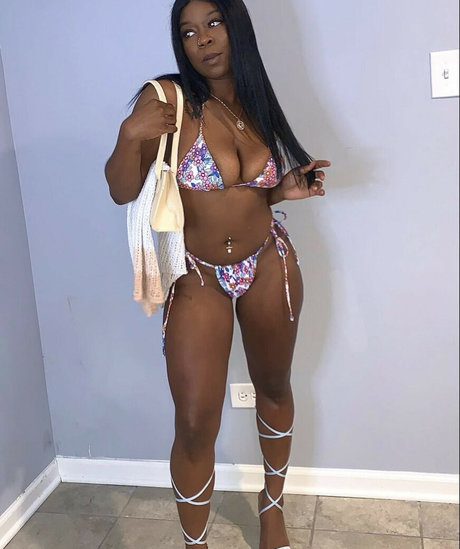 thick trixxx actrice érotique des photos