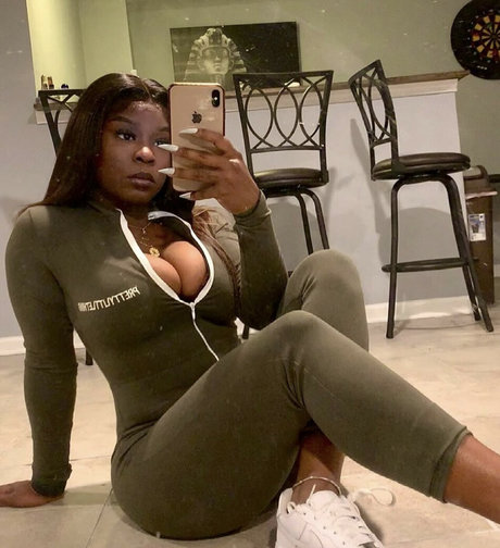 thick trixxx modèle xxx collection