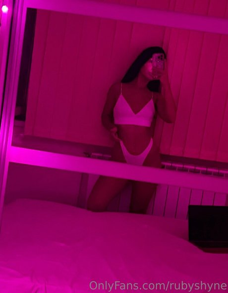 rubyshyne star du porno de haute qualité collection