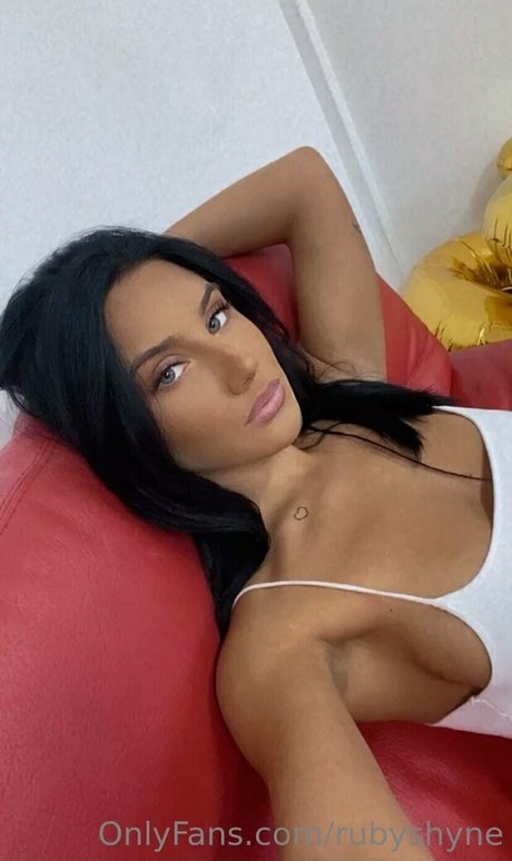 rubyshyne xxx étoile des photos