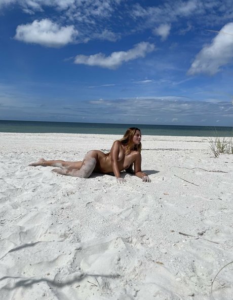 Maibela star érotique photos