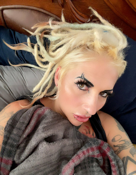 Xzanthia nus étoiles archive