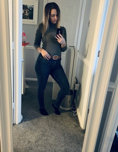 Sophia Knight actrice nue collection