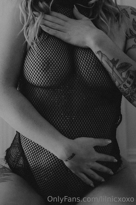 Nicole Stoolfire star du porno de haute qualité galeries