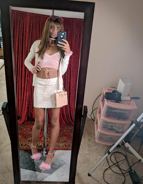 Chibella Chan modèle xxx img