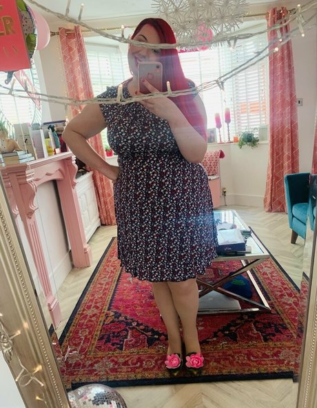 Lucy Jones xxx étoile image