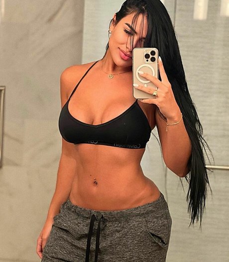 Melany Fernandez modèle porno img