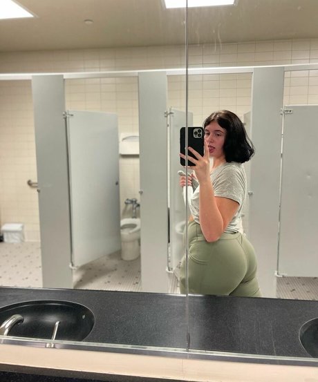 Sierraaa03 modèle porno archive