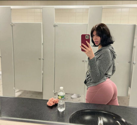 Sierraaa03 actrice de nus des photos