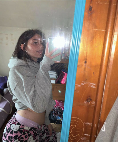 Sierraaa03 actrice adulte images