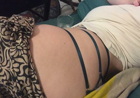 fans de milf gothique uniquement haute qualité exclusive image