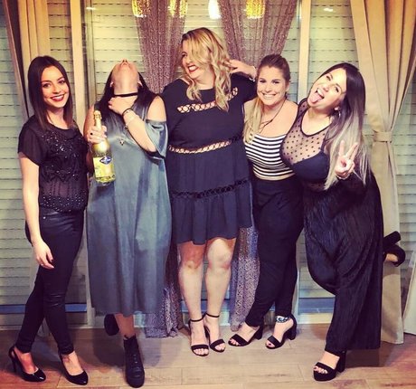 Sapir Sol xxx étoile galeries