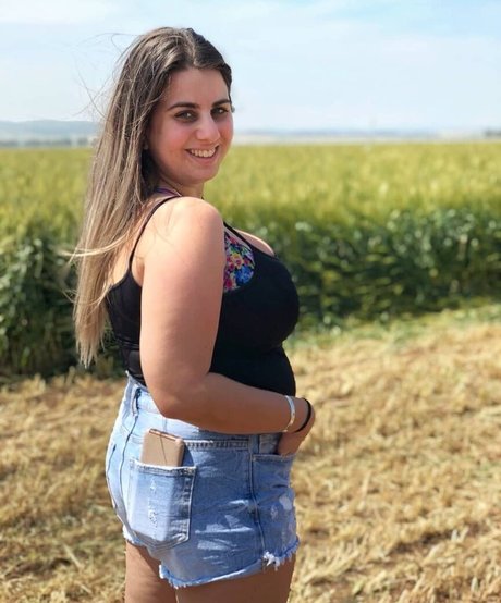 Sapir Sol modèle porno photo