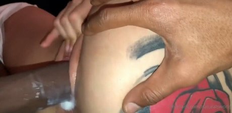 Ms Naturals jolie star du porno des photos