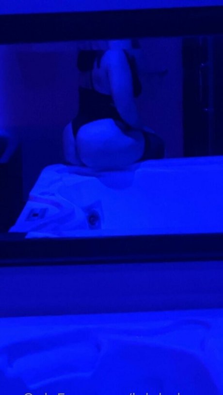 lolababyxox actrice nue archive