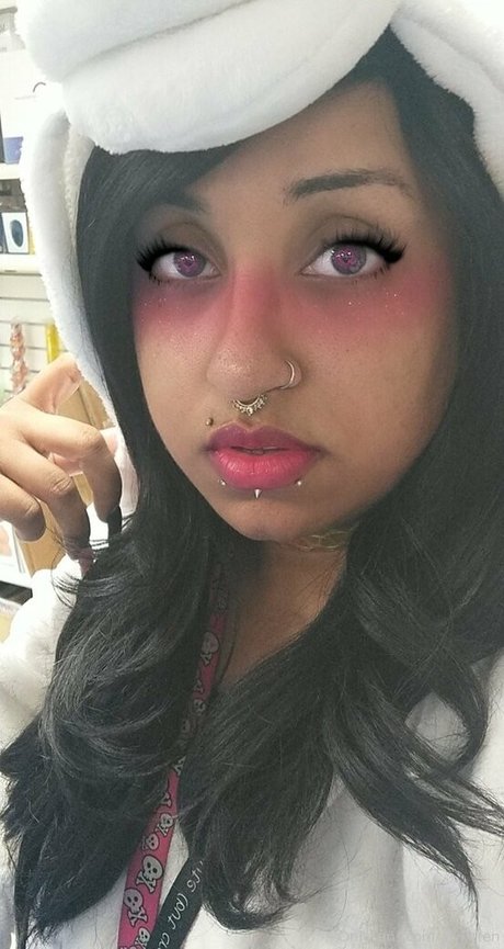 raeraejiggles actrice photos