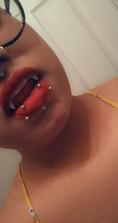 raeraejiggles modèle porno archive