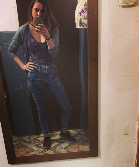 fuzyfruzsina étoile chaude img