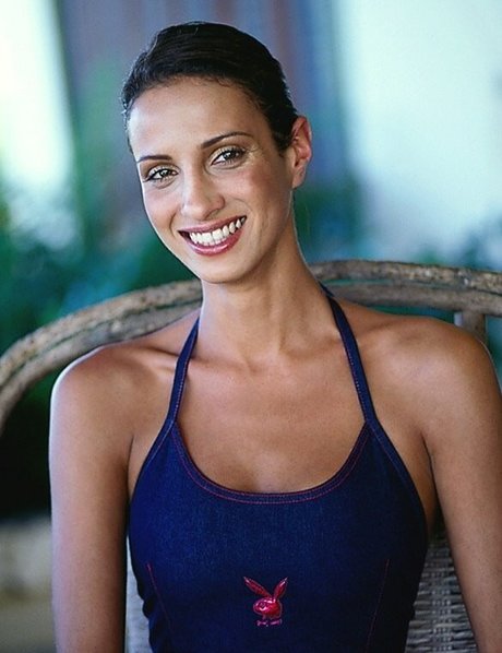 Dora Pohanyar étoile sympa des photos