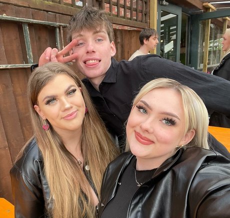 Molly Georgia Leach art de star du porno image