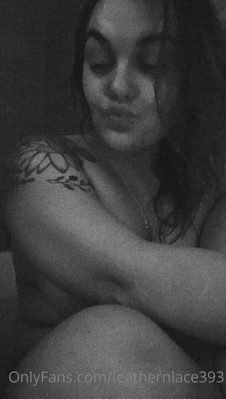 leathernlace393 modèle artistique galeries