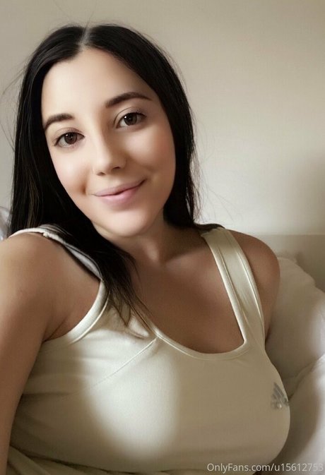 youritalianpetite actrice exclusive photos