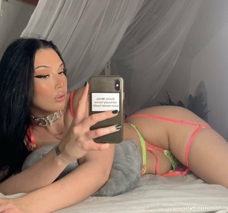 Saintpussey haut de star du porno galeries