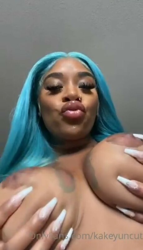 Lickmykakez étoile xxx galeries