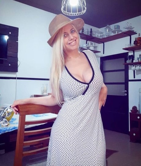 Maria Celeste étoile exclusive des photos