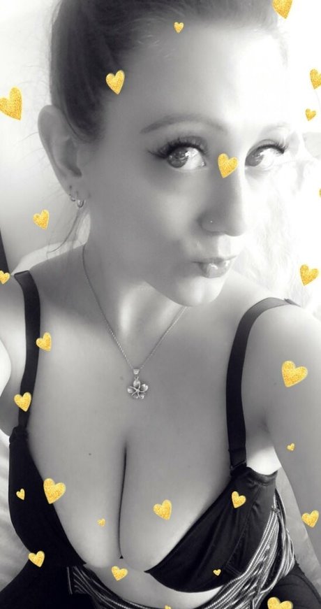 suzie212love modèle pornographique galerie