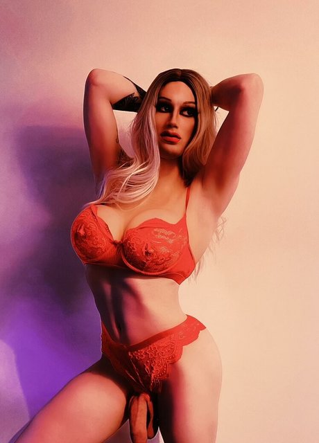 Roman Rose actrice nue images