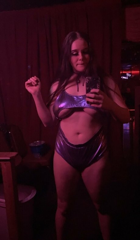 juneaubabe modèle pornographique galeries