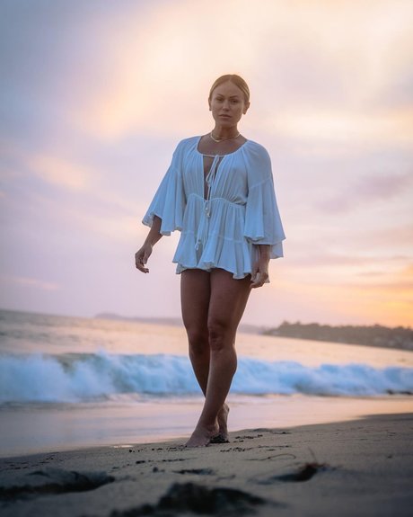 blonde étudiante onlyfans nu parfait galerie