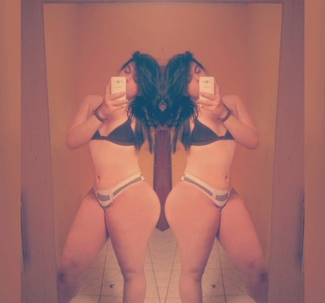 Raffaelah Poison star du porno érotique photos