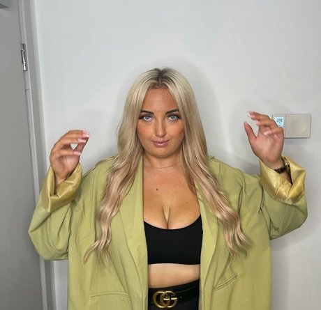 Olivia D star du porno exclusive image