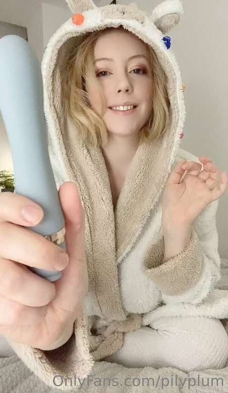 pilyplum actrice de nus des photos