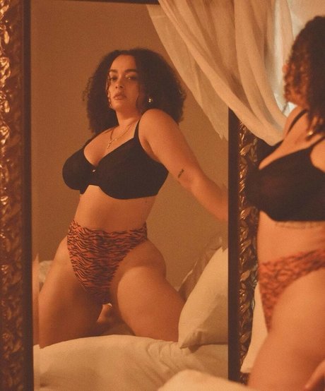 Riana Dejesus star du porno sympa photo