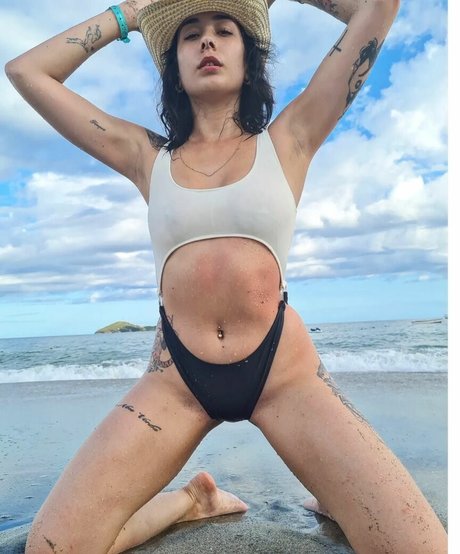 Karen Cabrera modèle joli img