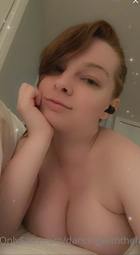 blonde transexuelle onlyfans exclusivité érotique archive