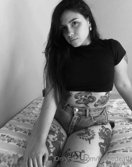 kikithedeath art star du porno des photos