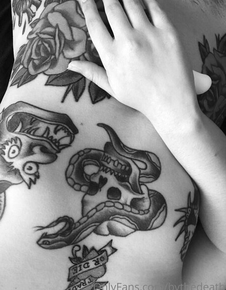 kikithedeath modèle chaud image