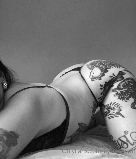 kikithedeath sexe star galerie